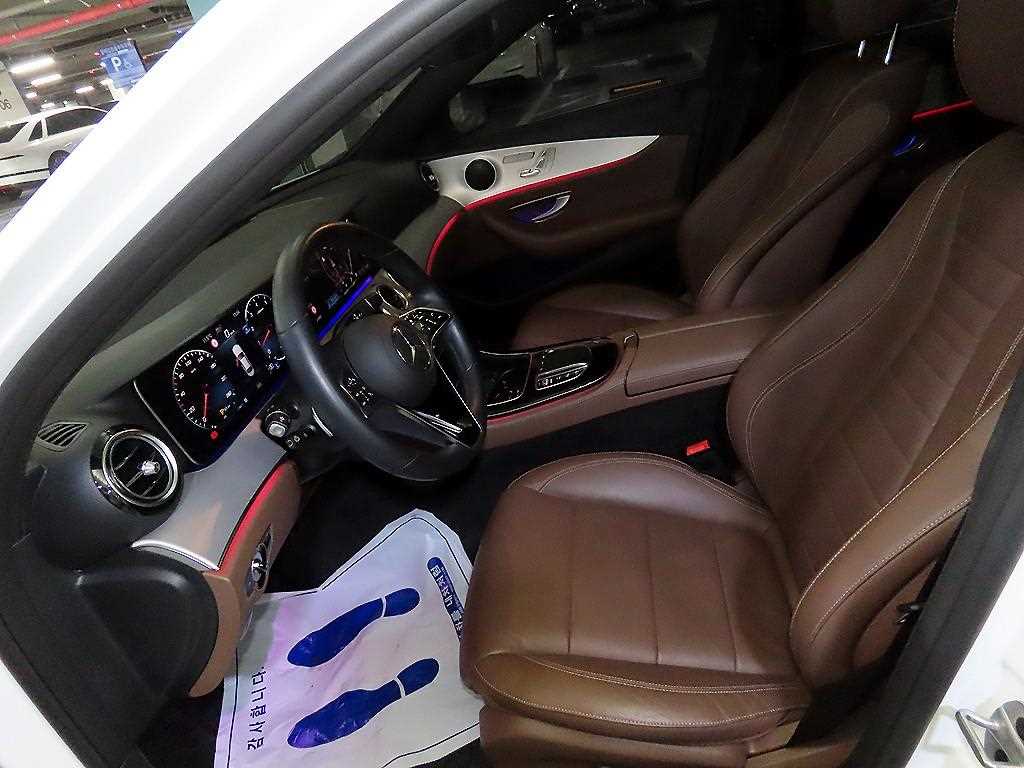 Mercedes Benz E class - Vista 6