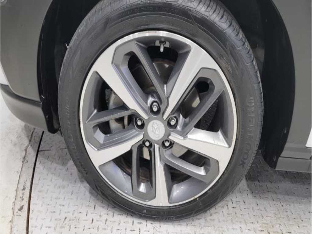 HYUNDAI Kona - Vista 9