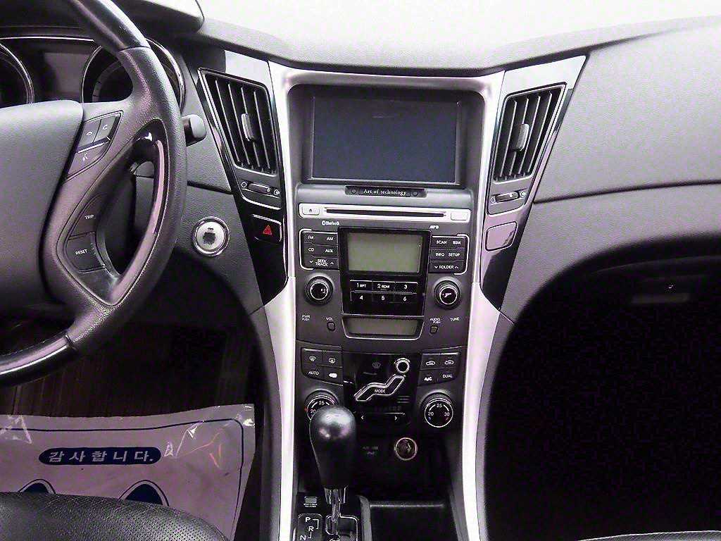 HYUNDAI Sonata - Vista 10