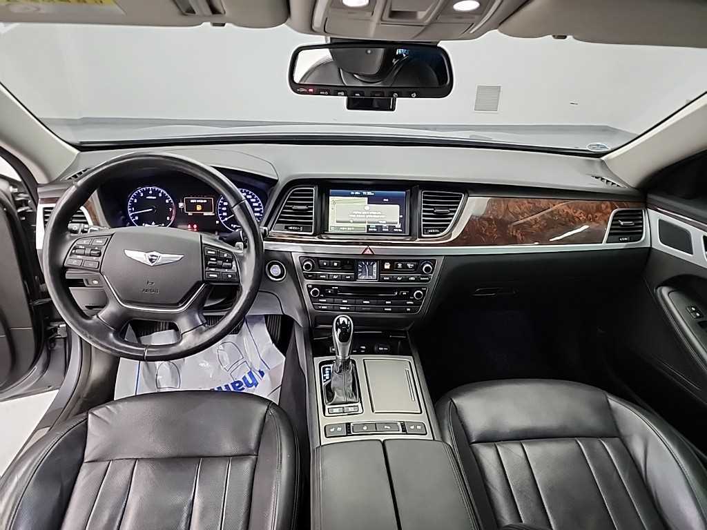 HYUNDAI Genesis - Vista 7