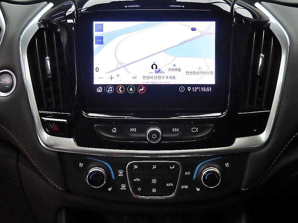 Chevrolet Travers - Vista 12