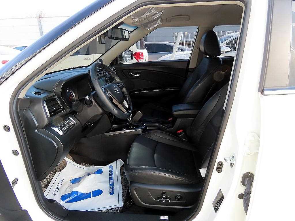 Ssangyong Tivoli - Vista 5