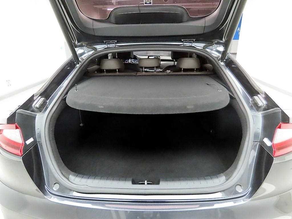 KIA Stinger - Vista 5