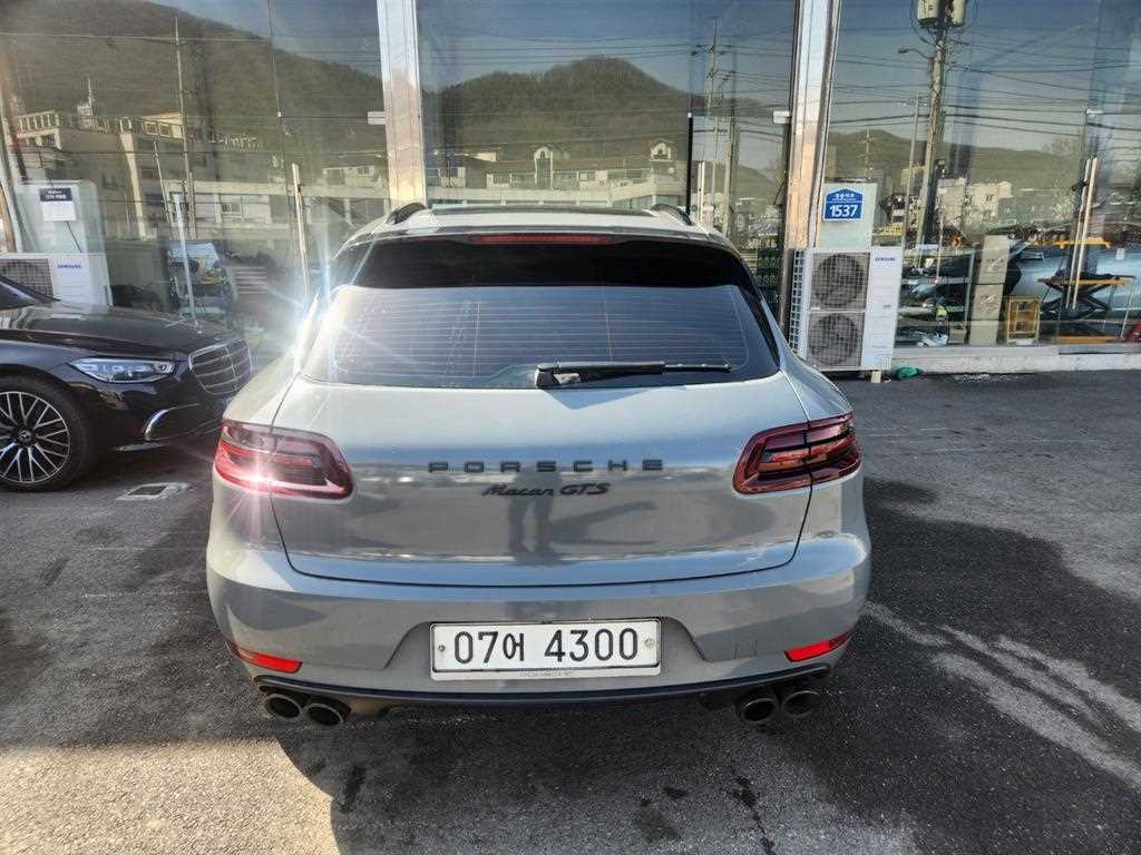 Porsche Macan - Vista 3