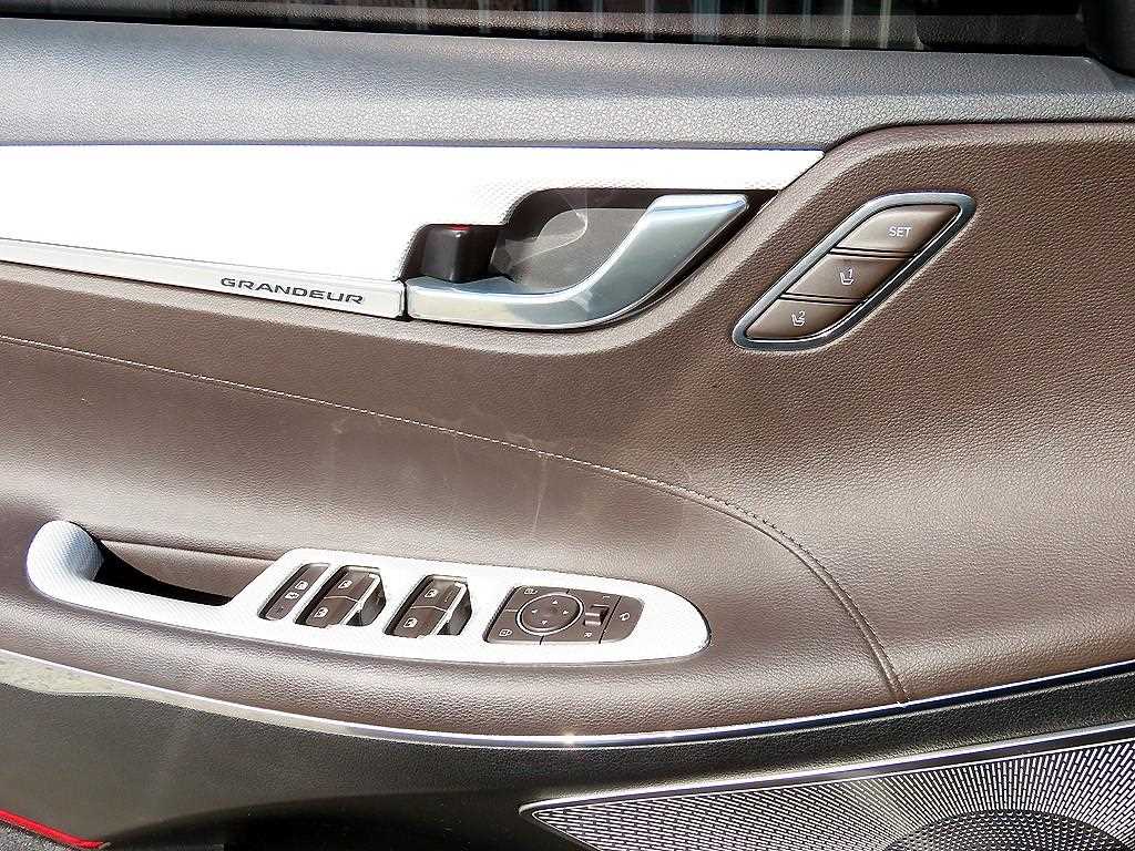HYUNDAI Grandeur - Vista 12
