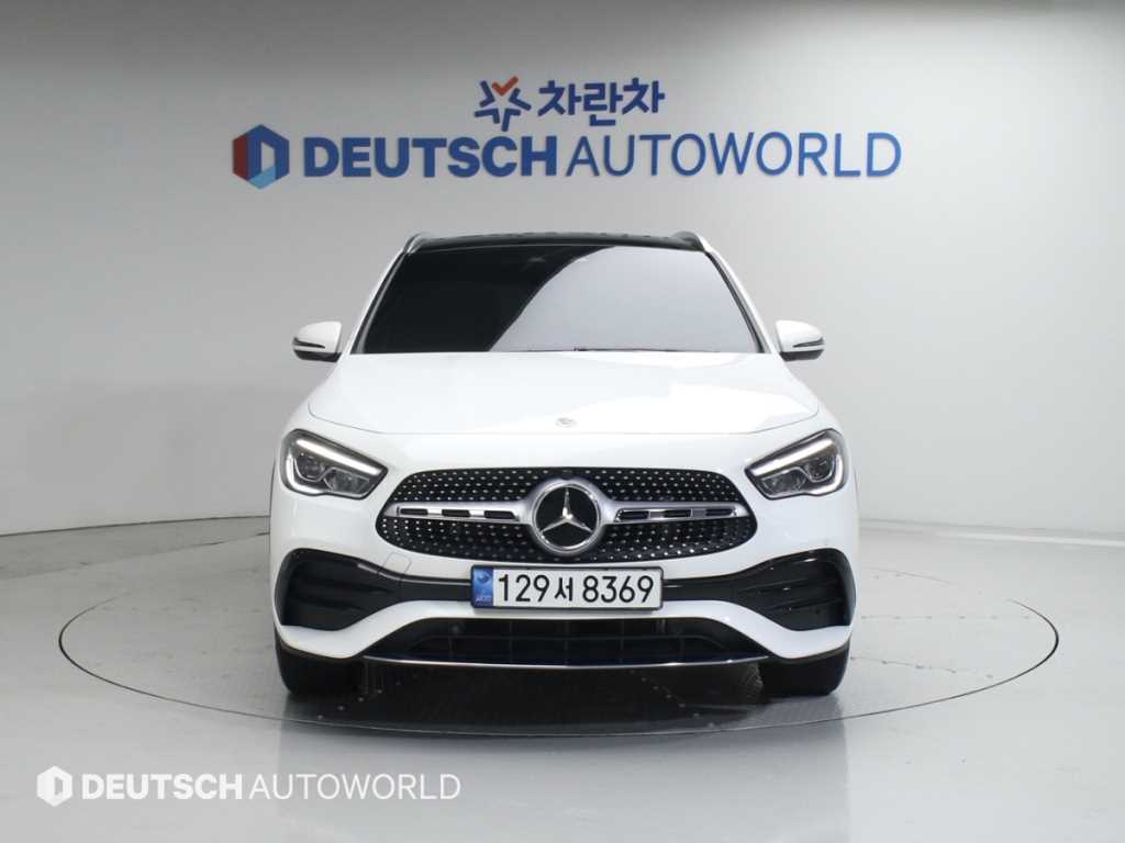 Mercedes Benz GLA Class - Vista 3