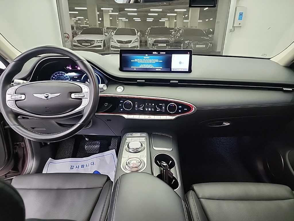 Genesis GV70 - Vista 7