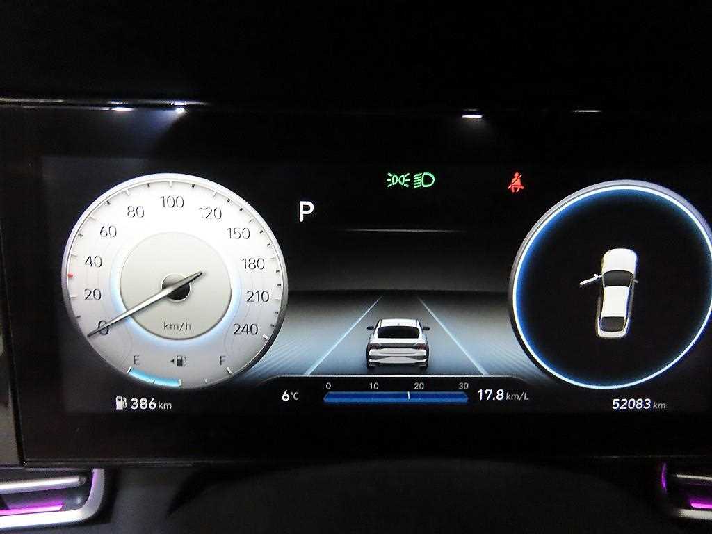 HYUNDAI Avante - Vista 9