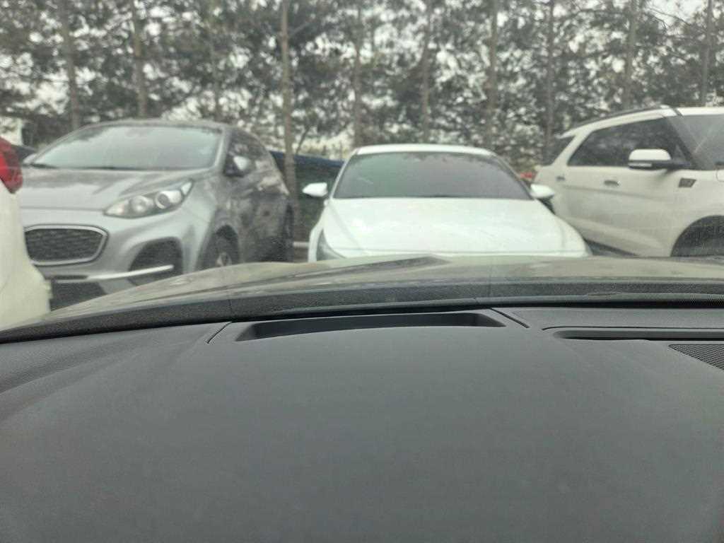 Genesis G70 - Vista 6