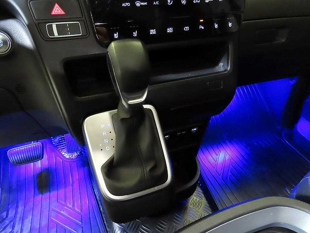 HYUNDAI Staria - Vista 12