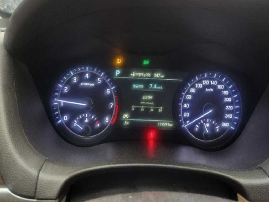 Genesis G80 - Vista 8