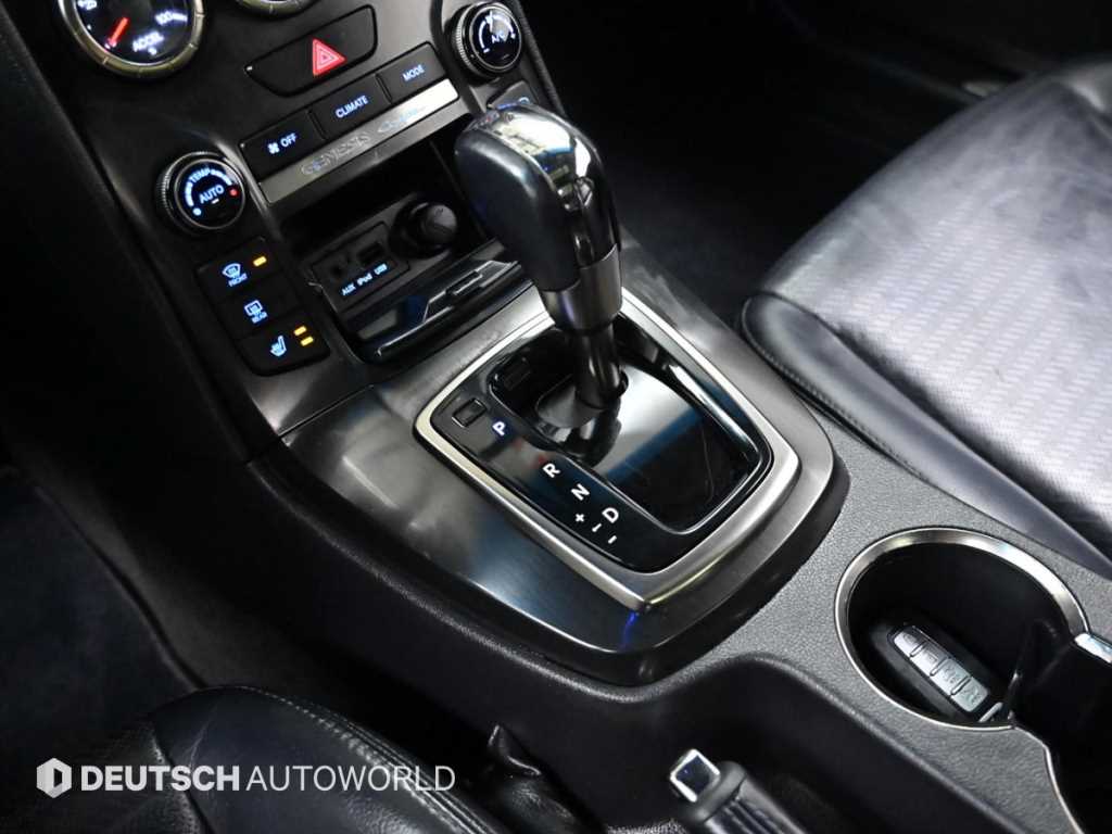 HYUNDAI Genesis - Vista 9