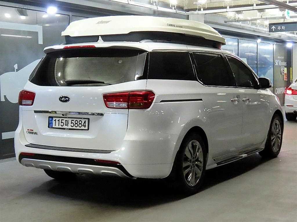 KIA Carnival - Vista 4