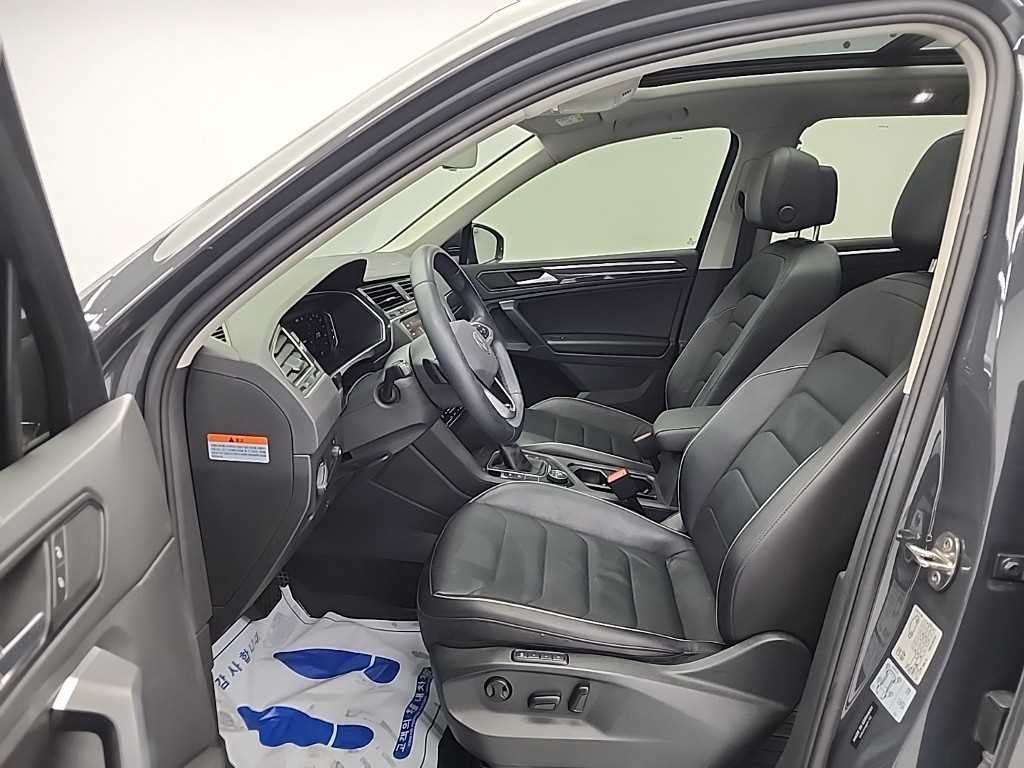 Volkswagen Tiguan - Vista 11