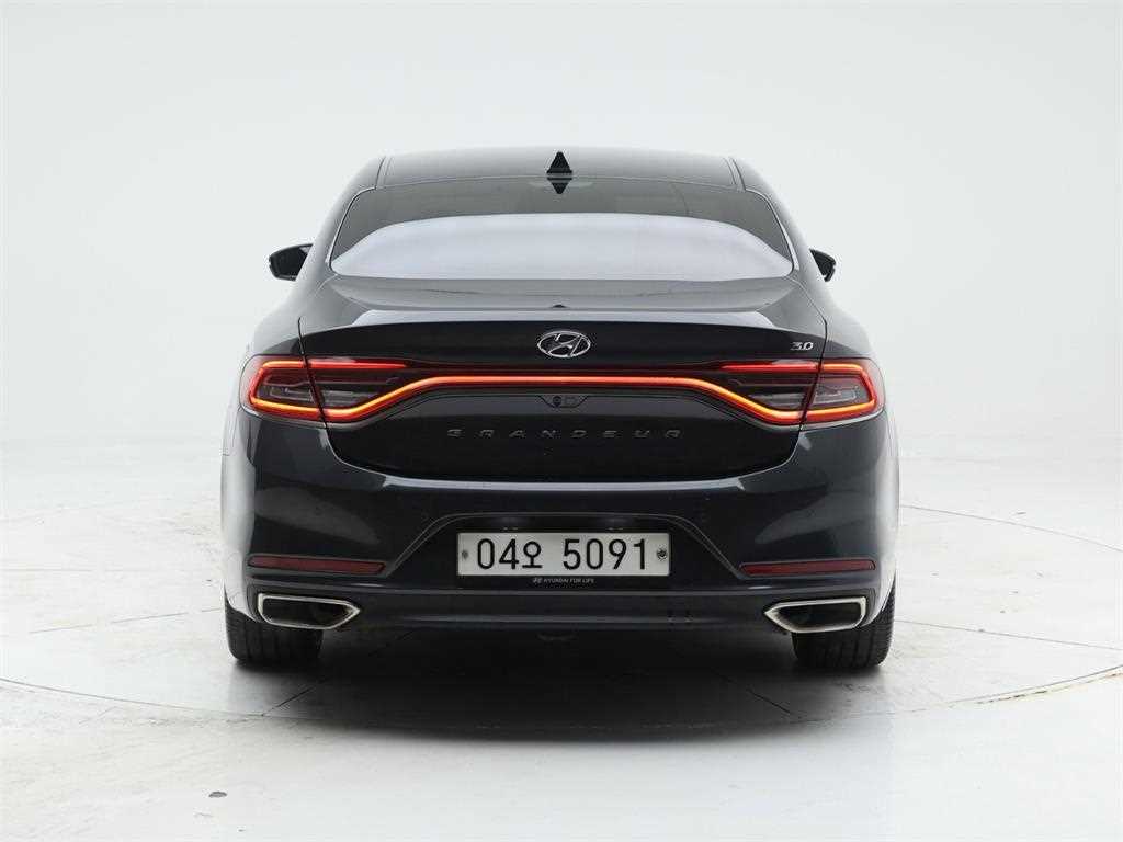 HYUNDAI Grandeur - Vista 5