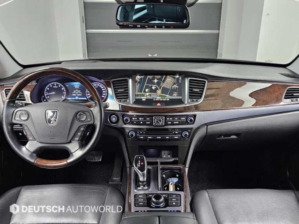 HYUNDAI Equus - Vista 7