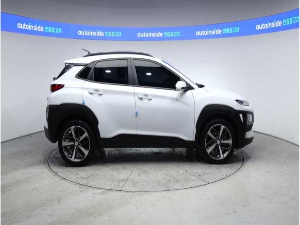 HYUNDAI Kona - Vista 4