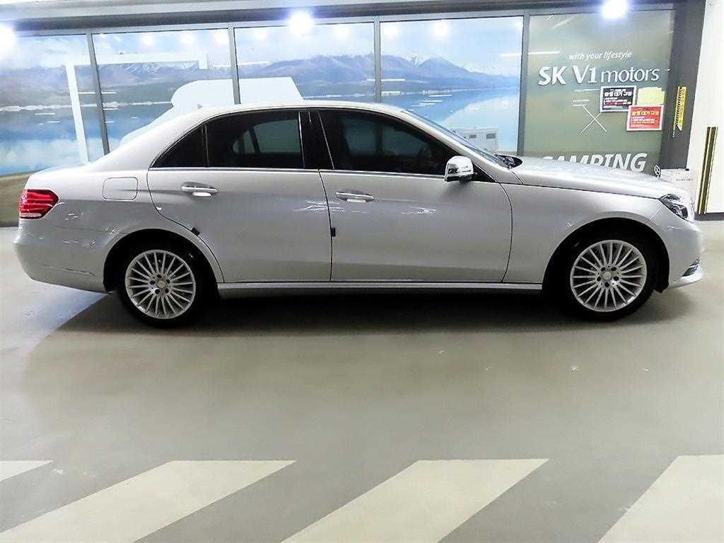 Mercedes Benz E class - Vista 3