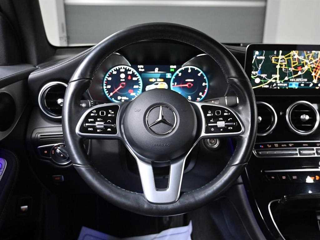 Mercedes Benz GLC Class - Vista 11