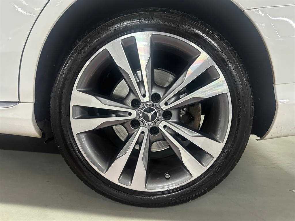 Mercedes Benz C Class - Vista 8