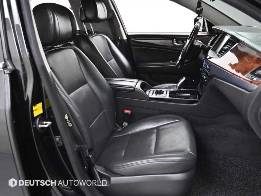 HYUNDAI Equus - Vista 10