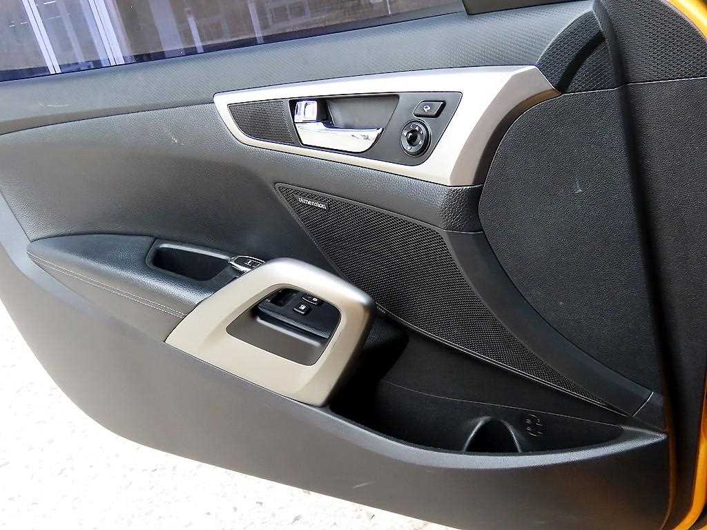 HYUNDAI Veloster - Vista 11