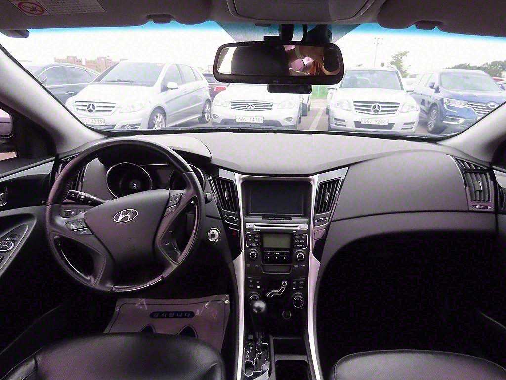 HYUNDAI Sonata - Vista 9