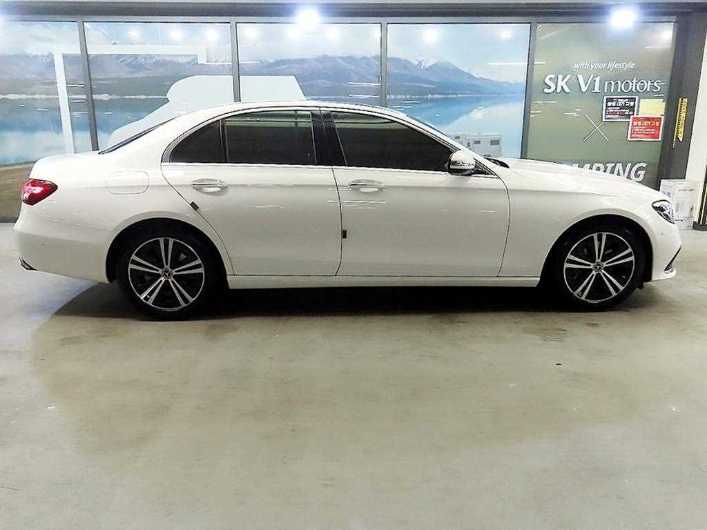 Mercedes Benz E class - Vista 3