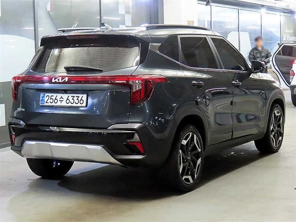 KIA Seltos - Vista 4