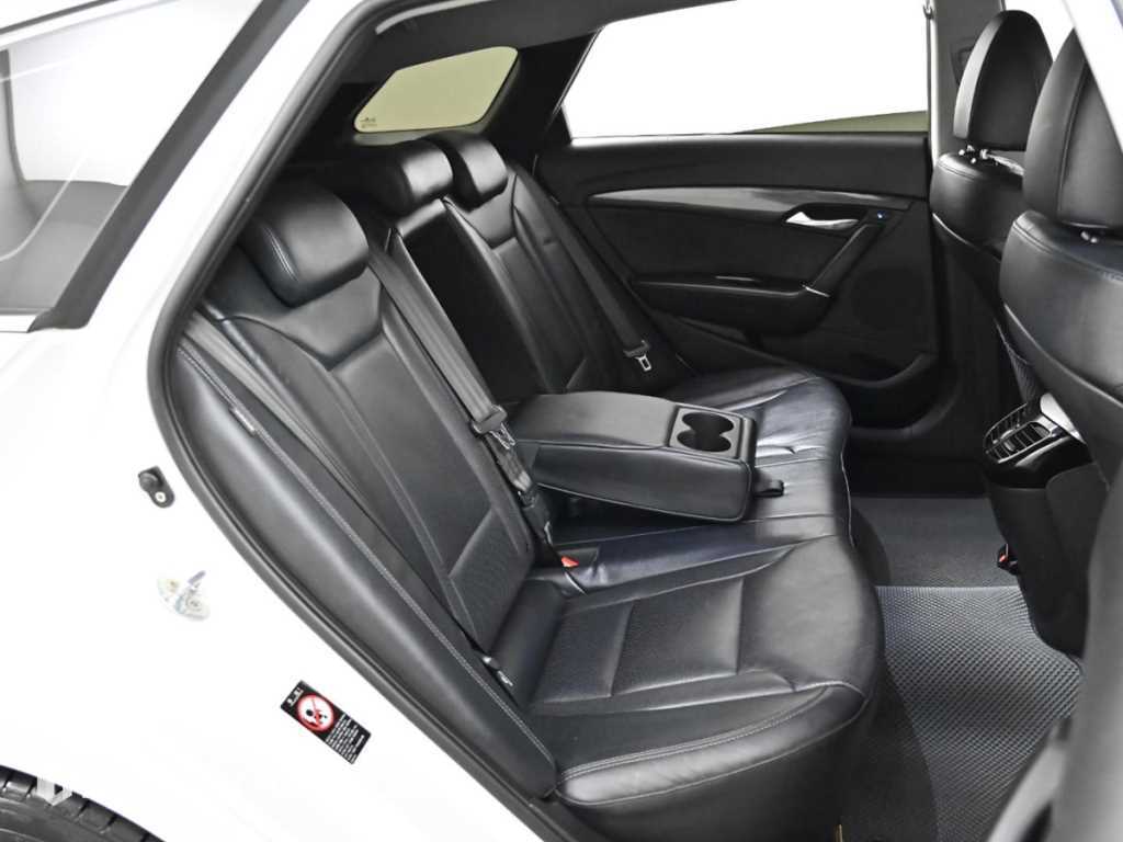 HYUNDAI i40 - Vista 12