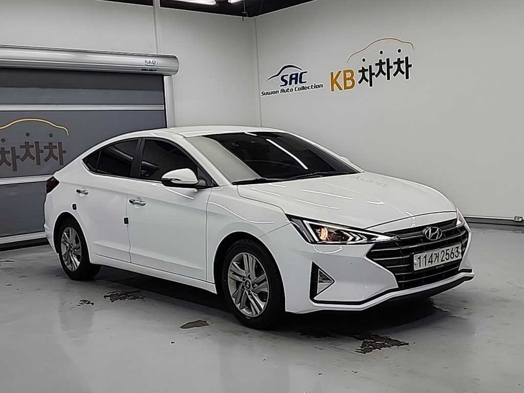 HYUNDAI Avante - Vista 4