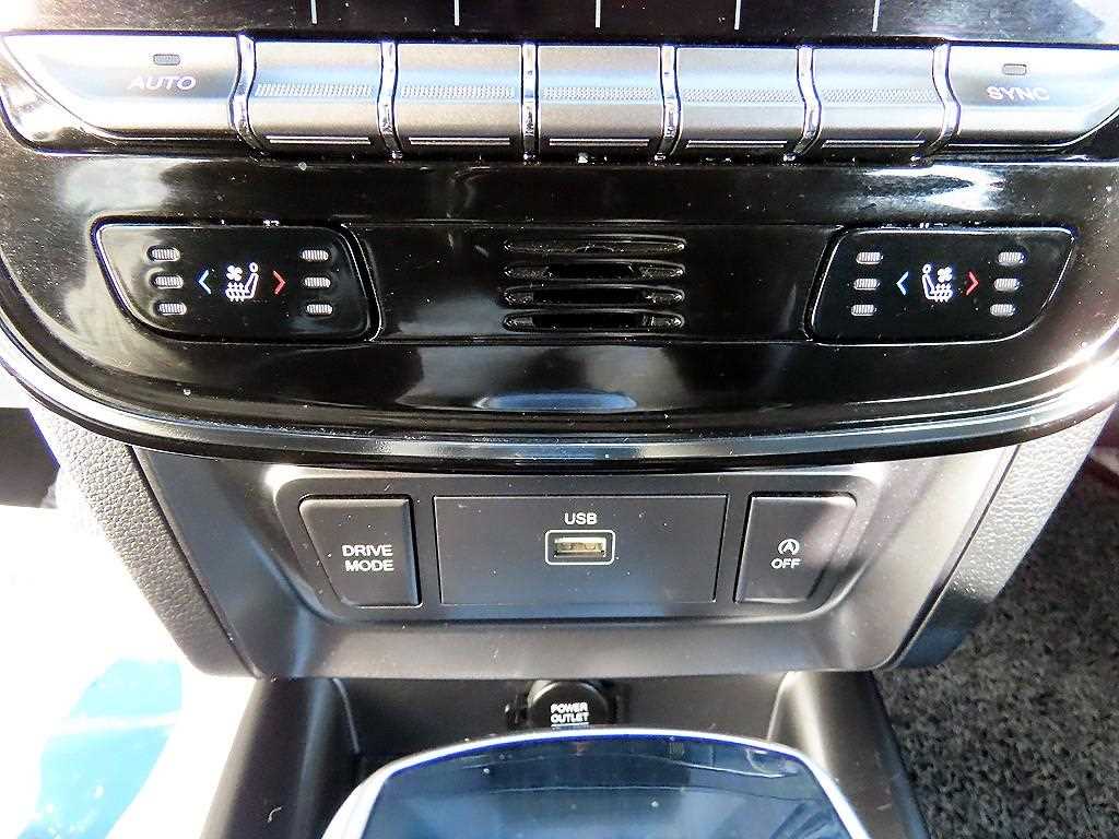 Ssangyong Tivoli 2023 Blanco - Importación desde Corea - HF Imports Iquique - Foto 13