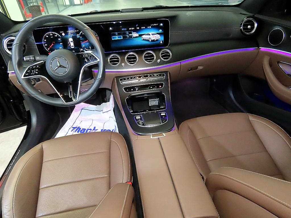 Mercedes Benz E class - Vista 10