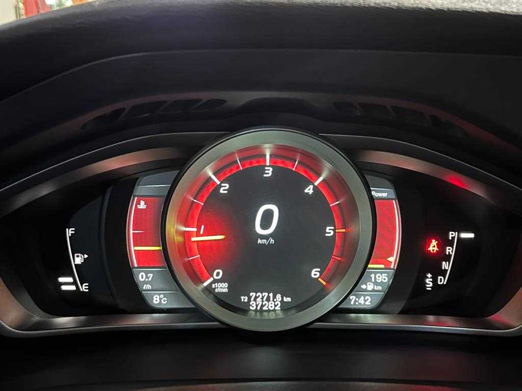 Volvo V40 2016 Azul - Importación desde Corea - HF Imports Iquique - Foto 17