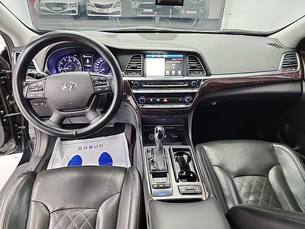 HYUNDAI Aslan - Vista 7