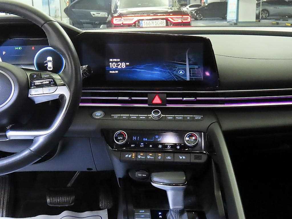 HYUNDAI Avante - Vista 11