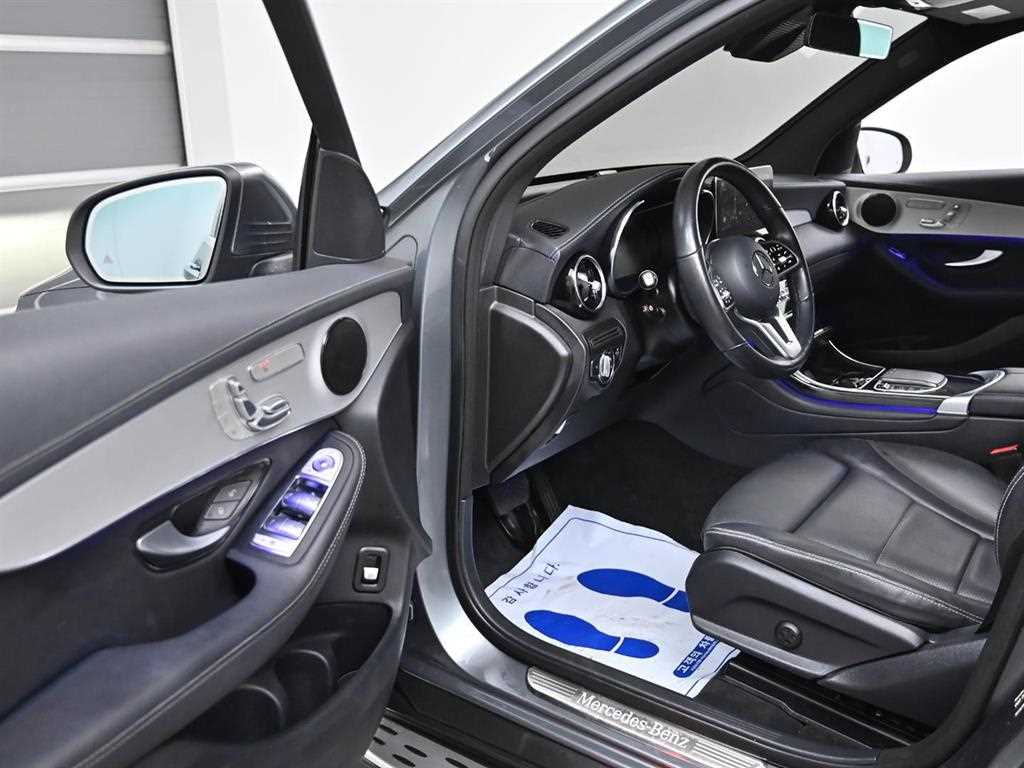 Mercedes Benz GLC Class - Vista 8