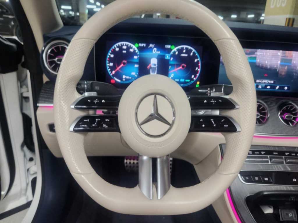 Mercedes Benz E class - Vista 8