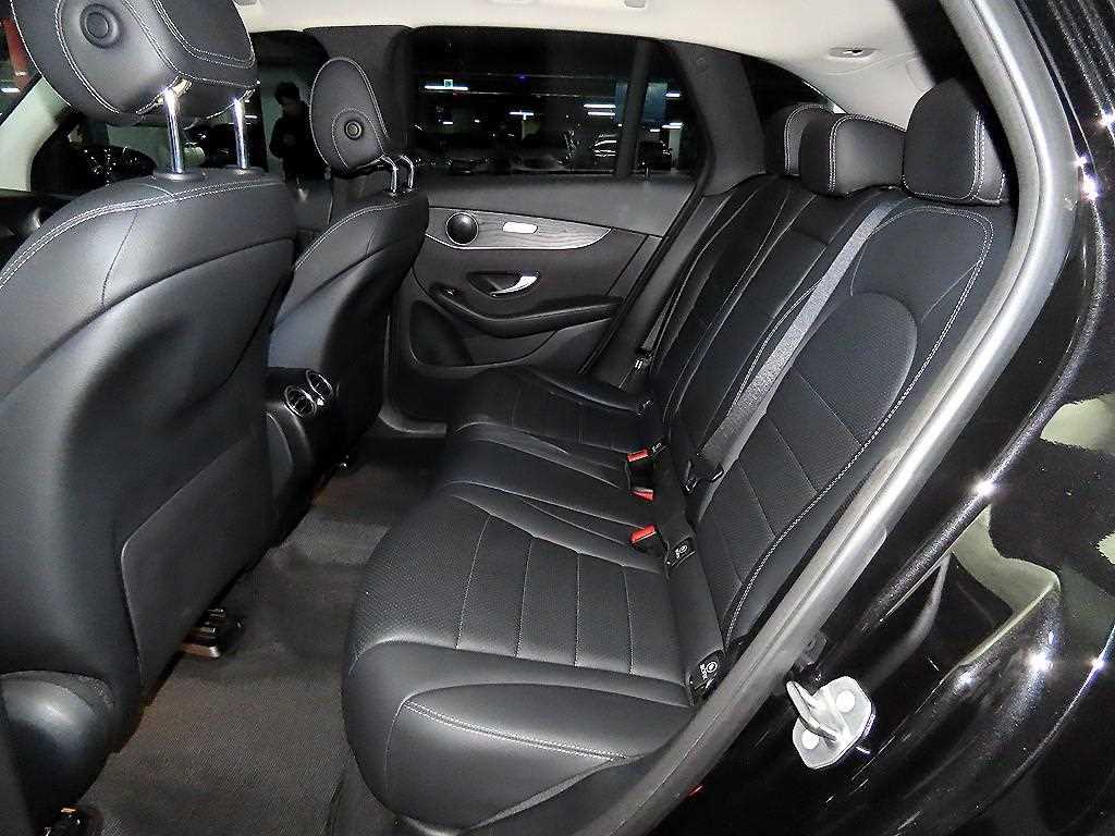 Mercedes Benz GLC Class - Vista 7