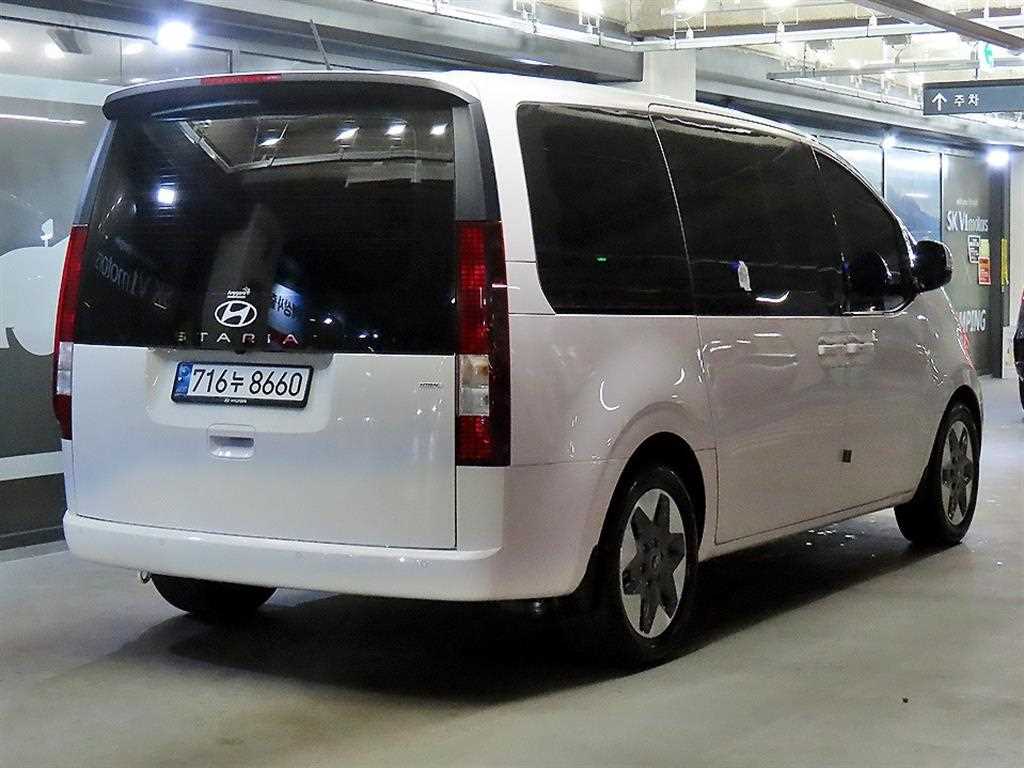 HYUNDAI Staria - Vista 4