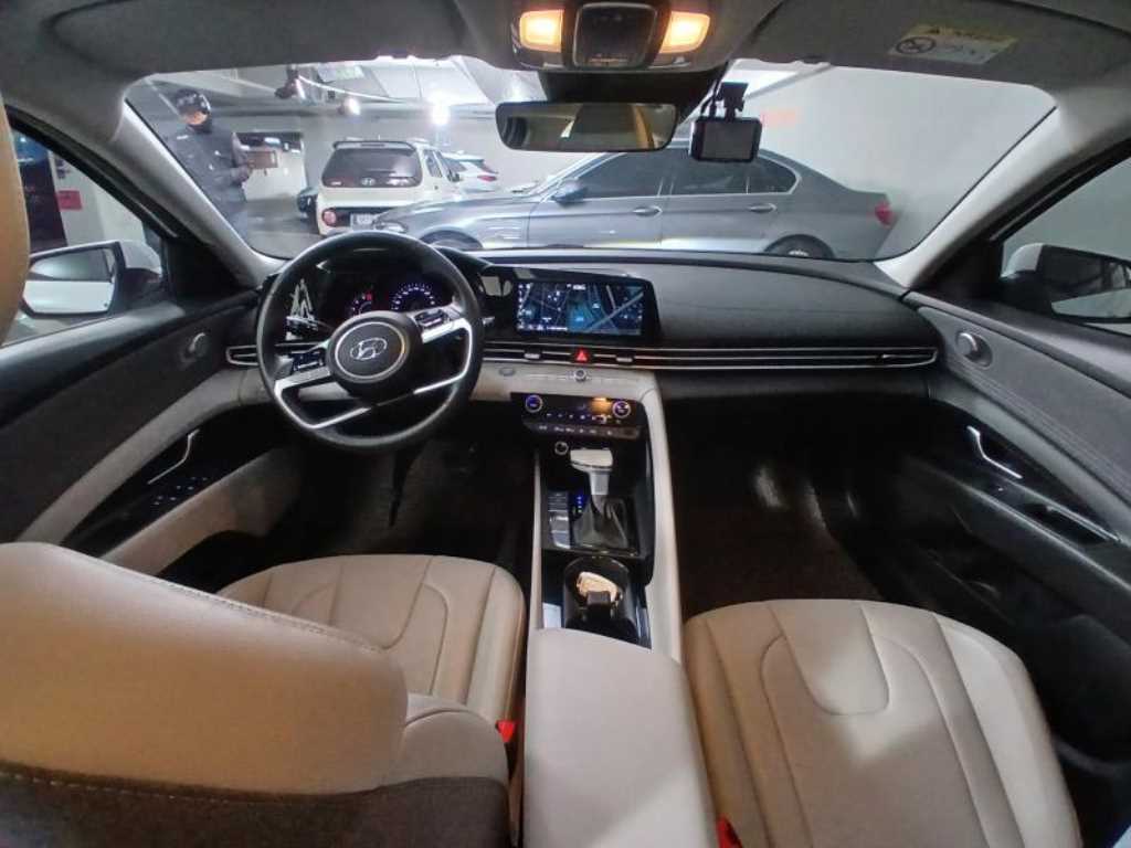 HYUNDAI Avante - Vista 6