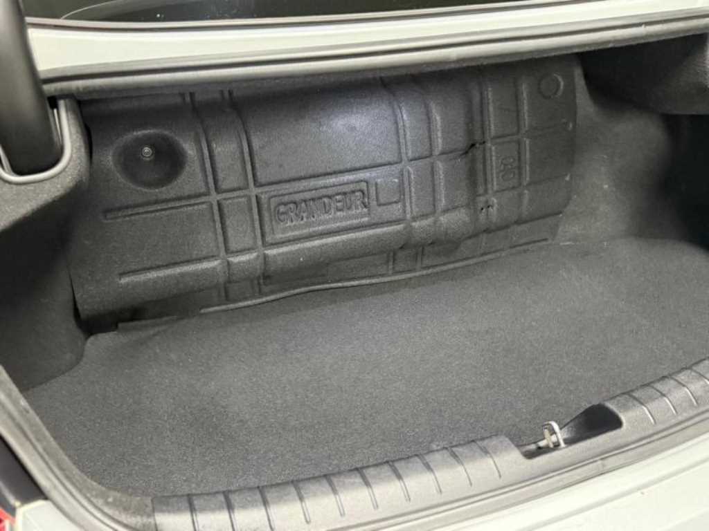 HYUNDAI Grandeur 2018 Plateado - Importación desde Corea - HF Imports Iquique - Foto 20