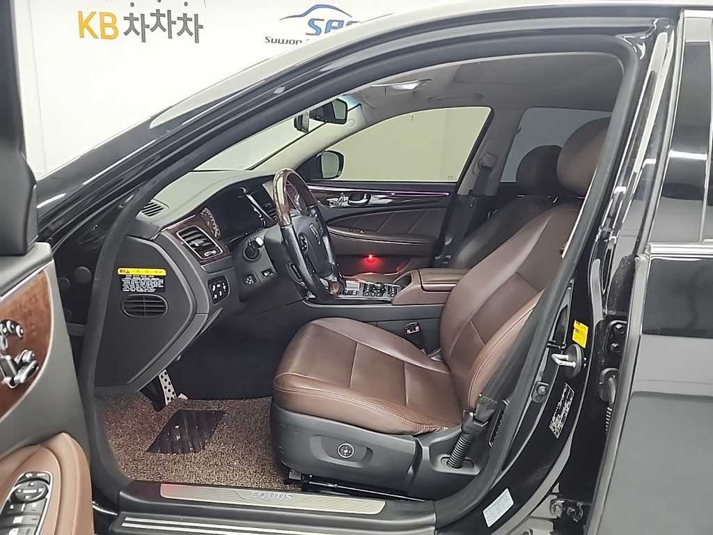 HYUNDAI Equus - Vista 11