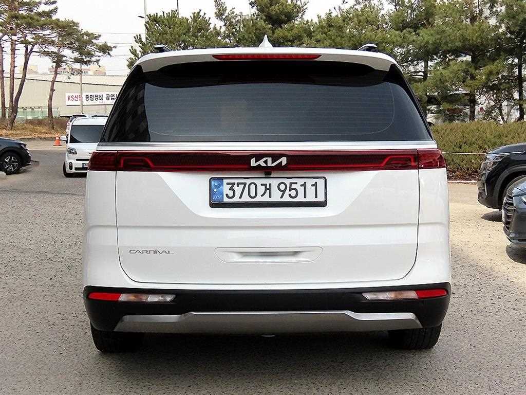 KIA Carnival - Vista 4