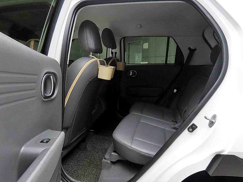 HYUNDAI Casper - Vista 6