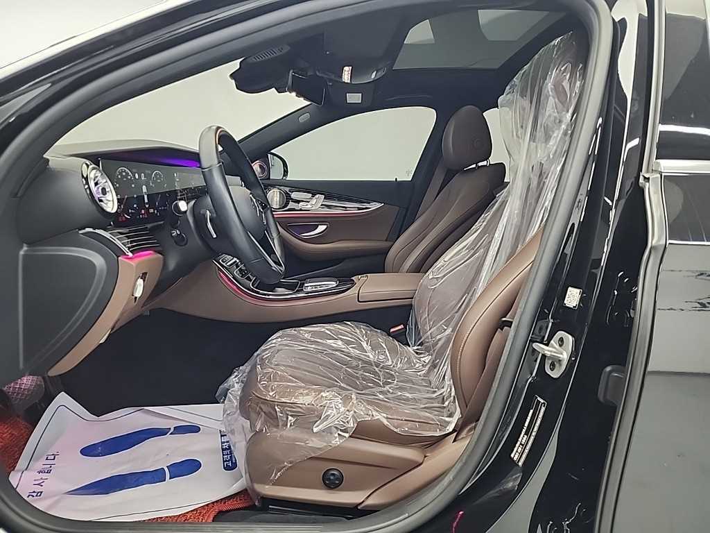 Mercedes Benz E class - Vista 11