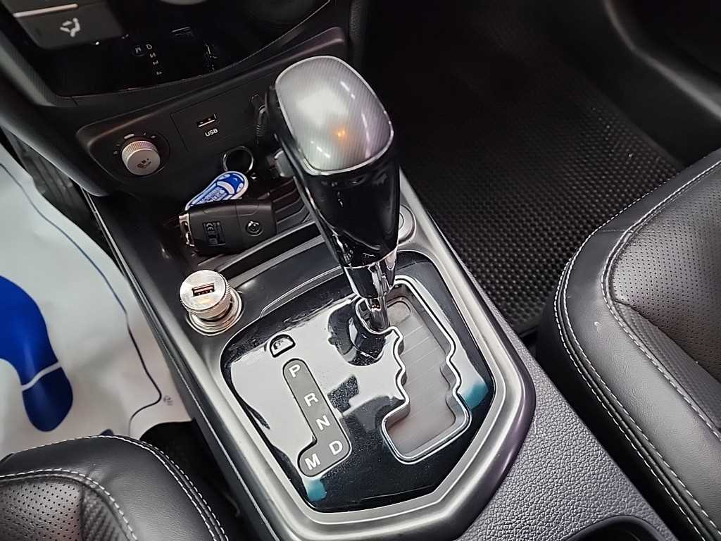 Ssangyong Tivoli - Vista 8