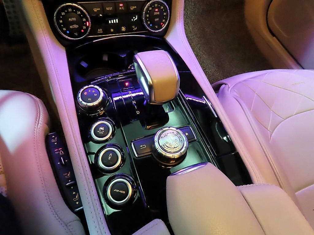 Mercedes Benz CLS Class - Vista 12