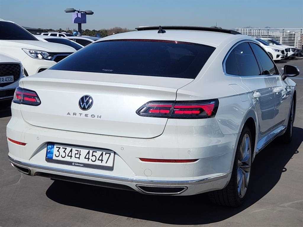 Volkswagen Arteon - Vista 4