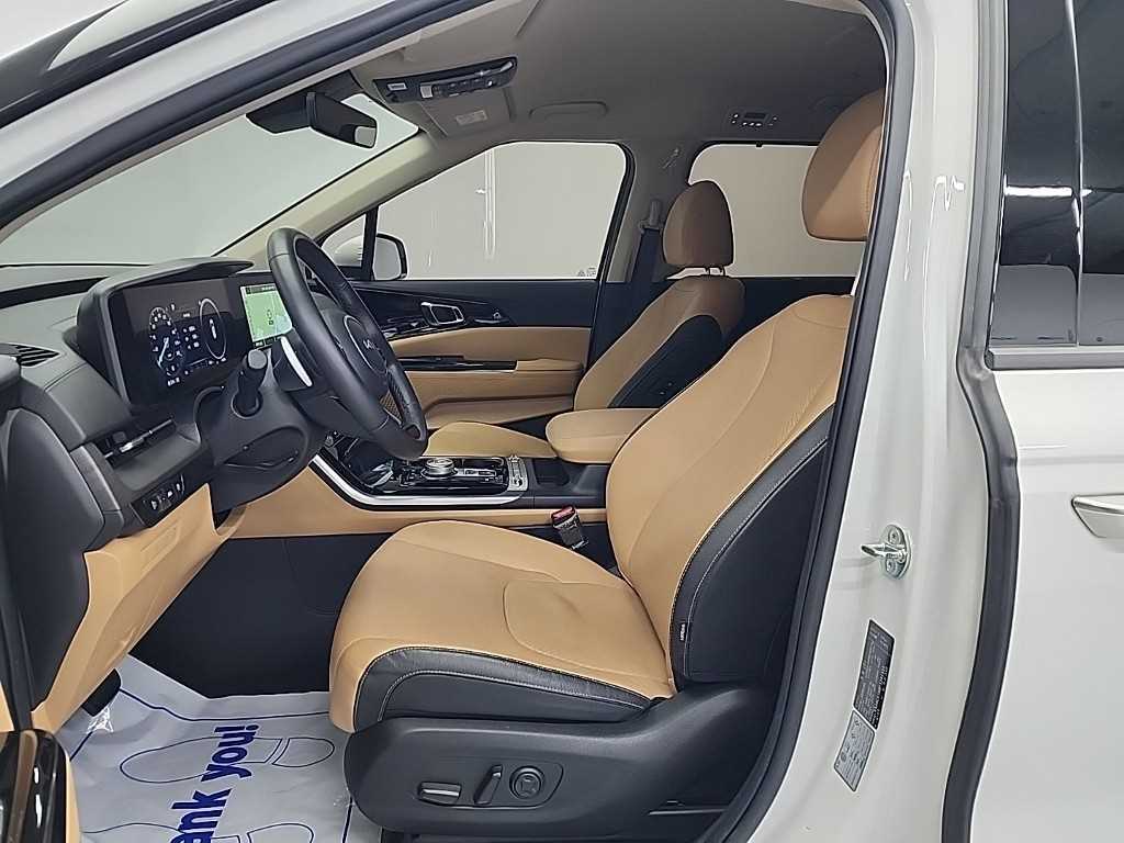 KIA Carnival - Vista 11